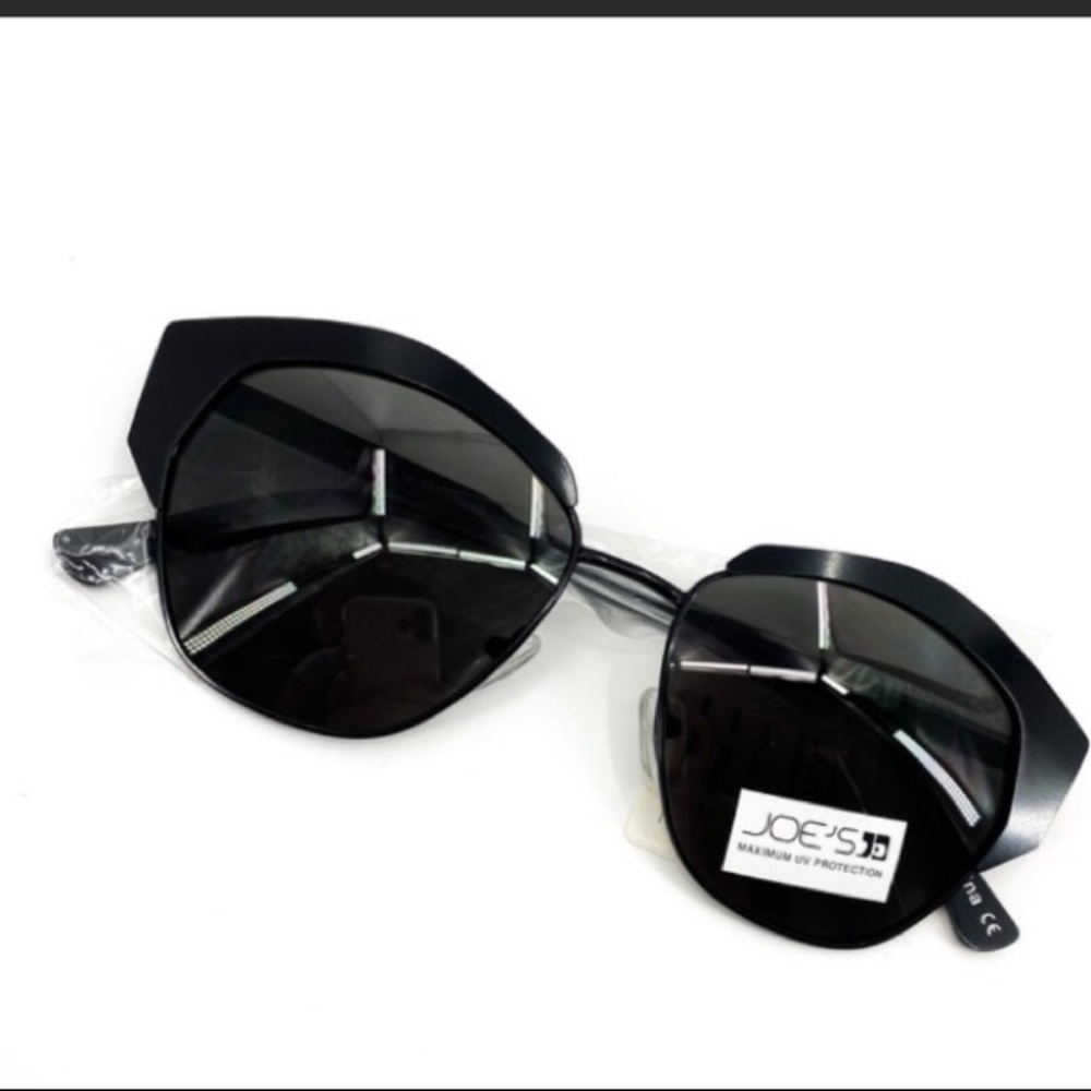 Joe’s Jeans Satin Black Sunglasses 😎 NWT